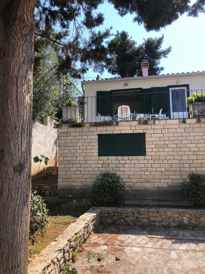 Holiday Home Pavarotti Supetar Exterior photo