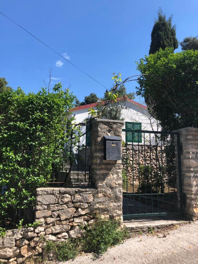 Holiday Home Pavarotti Supetar Exterior photo