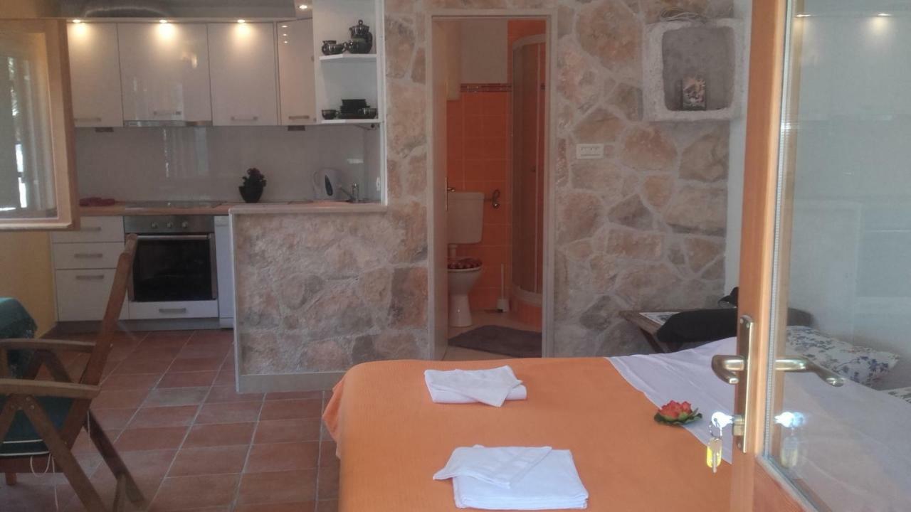 Holiday Home Pavarotti Supetar Exterior photo